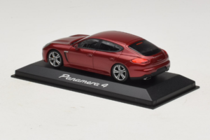 Porsche Panamera 970 4 Red Metallic Minichamps 1:43 WAP0201250E Kov – obrázok 3 z 5