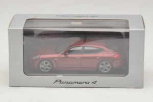 Porsche Panamera 970 4 Red Metallic Minichamps 1:43 WAP0201250E Kov – obrázok 5 z 5