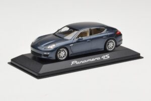Porsche Panamera 970 4 Modrý Metallic Minichamps 1:43 400068220 Kov – obrázok 2 z 4