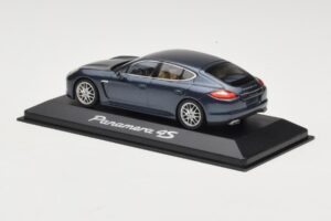 Porsche Panamera 970 4 Modrý Metallic Minichamps 1:43 400068220 Kov – obrázok 3 z 4