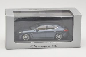 Porsche Panamera 970 4 Modrý Metallic Minichamps 1:43 400068220 Kov – obrázok 4 z 4
