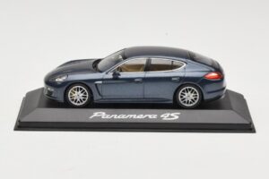 Porsche Panamera 970 4 Modrý Metallic Minichamps 1:43 400068220 Kov
