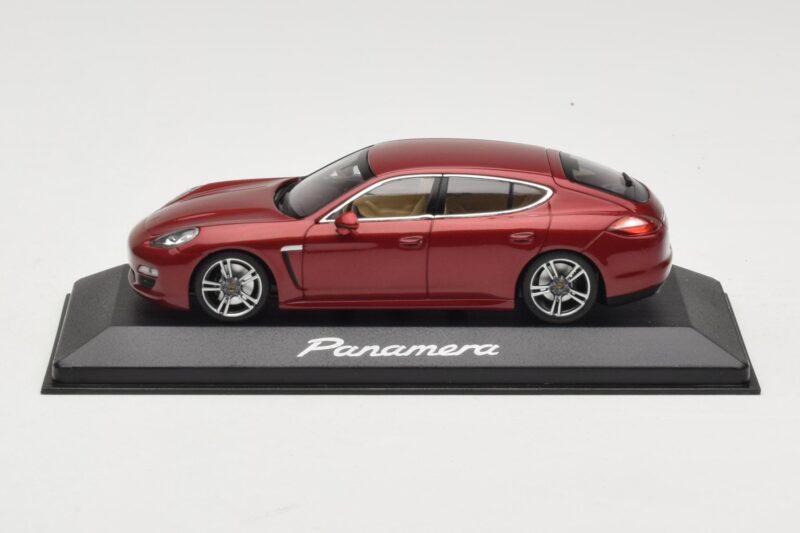 Porsche Panamera 970 Red Metallic Minichamps 1:43 WAP0200119 Kov