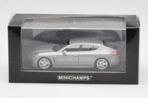 Porsche Panamera 970 S Hybrid Strieborný Minichamps 1:43 400068250 Kov – obrázok 4 z 4