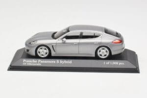 Porsche Panamera 970 S Hybrid Strieborný Minichamps 1:43 400068250 Kov