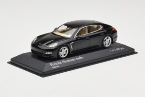 Porsche Panamera 970 Turbo Čierny Metallic Minichamps 1:43 400068271 Kov – obrázok 2 z 4