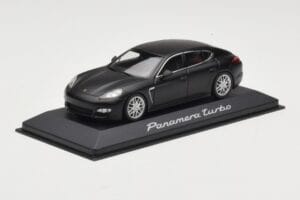 Porsche Panamera 970 Turbo Matt Black Minichamps 1:43 WAP0200270C Kov – obrázok 2 z 4