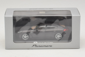 Porsche Panamera 970 Black Metallic Minichamps 1:43 WAP0203900E Kov – obrázok 5 z 5