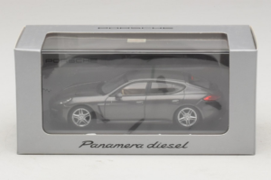 Porsche Panamera 970 Diesel Grey Metallic Minichamps 1:43 WAP0202300E Kov – obrázok 4 z 4