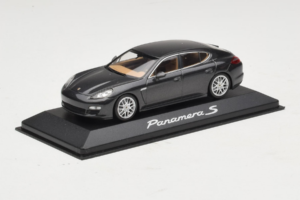 Porsche Panamera 970 S Grey Metallic Minichamps 1:43 WAP02000219 Kov – obrázok 2 z 4