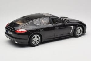 Porsche Panamera Turbo 970 Čierny Maisto 1:18 36197 Kov – obrázok 3 z 8