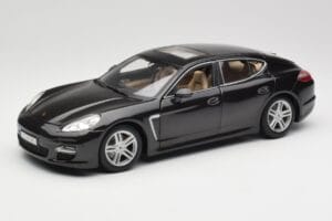 Porsche Panamera Turbo 970 Čierny Maisto 1:18 Porsche Panamera Turbo 970 Čierny Maisto 1:18 36197 Kov