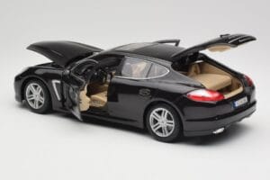 Porsche Panamera Turbo 970 Čierny Maisto 1:18 36197 Kov – obrázok 5 z 8