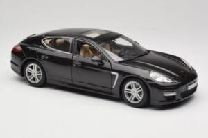 Porsche Panamera Turbo 970 Čierny Maisto 1:18 36197 Kov – obrázok 6 z 8