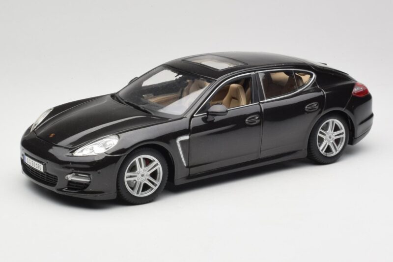 Porsche Panamera Turbo 970 Čierny Maisto 1:18 36197 Kov