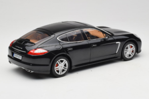Porsche Panamera 970 Turbo Basalt Black Norev 1:18 WAP02100319 Kov – obrázok 3 z 8
