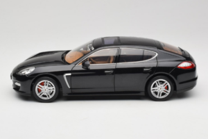 Porsche Panamera 970 Turbo Basalt Black Norev 1:18 WAP02100319 Kov – obrázok 4 z 8