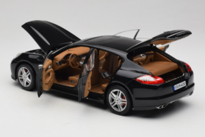 Porsche Panamera 970 Turbo Basalt Black Norev 1:18 WAP02100319 Kov – obrázok 5 z 8