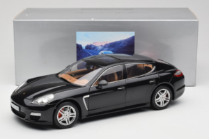 Porsche Panamera 970 Turbo Basalt Black Norev 1:18 WAP02100319 Kov – obrázok 8 z 8