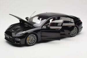 Porsche Panamera 971 Turbo S Čierny Metallic Minichamps 1:18 113061076 Kov – obrázok 2 z 8