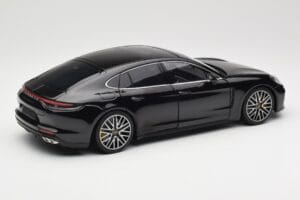 Porsche Panamera 971 Turbo S Čierny Metallic Minichamps 1:18 113061076 Kov – obrázok 3 z 8