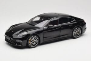 Porsche Panamera 971 Turbo S Čierny Metallic Minichamps 1:18 113061076 Kov