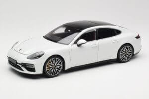 Porsche Panamera 971 Turbo S Biely Metallic Minichamps 1:18 Porsche Panamera 971 Turbo S Biely Metallic Minichamps 1:18 113061074 Kov