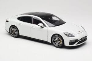 Porsche Panamera 971 Turbo S Biely Metallic Minichamps 1:18 113061074 Kov – obrázok 6 z 8