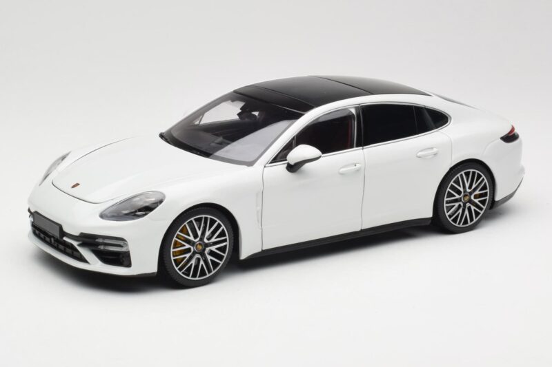 Porsche Panamera 971 Turbo S Biely Metallic Minichamps 1:18 113061074 Kov