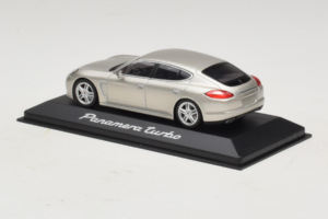 Porsche Panamera 970 Turbo Strieborný Minichamps 1:43 WAP02000519 Kov – obrázok 3 z 5
