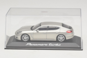 Porsche Panamera 970 Turbo Strieborný Minichamps 1:43 WAP02000519 Kov – obrázok 4 z 5