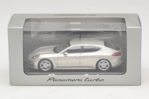Porsche Panamera 970 Turbo Strieborný Minichamps 1:43 WAP02000519 Kov – obrázok 5 z 5