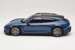 Porsche Taycan J1 Turbo S Cross Turismo Modrý Minichamps 1:18 155069301 Kov – obrázok 3 z 6