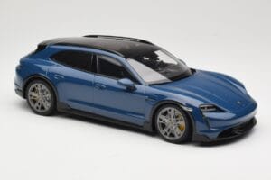 Porsche Taycan J1 Turbo S Cross Turismo Modrý Minichamps 1:18 155069301 Kov – obrázok 4 z 6