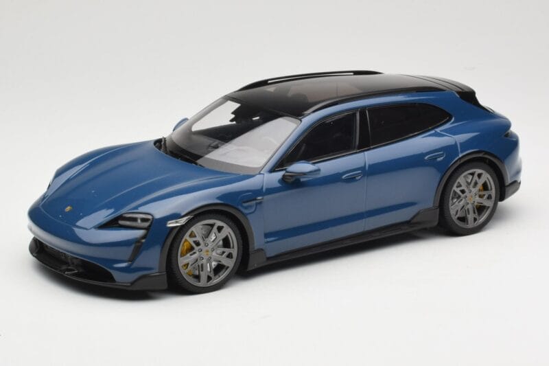 Porsche Taycan J1 Turbo S Cross Turismo Modrý Minichamps 1:18 155069301 Kov