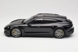Porsche Taycan J1 Turbo S Cross Turismo Čierny Minichamps 1:18 155069300 Kov – obrázok 3 z 6