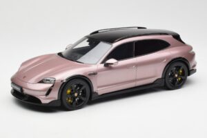 Porsche Taycan Turbo S Cross Turismo Metalická Ružová GT Spirit 1:18 GT440 Živica