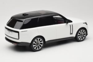 Land Rover Range Rover L460 P530 Autobiography Fuji White GT Spirit 1:18 GT533 Živica – obrázok 2 z 6