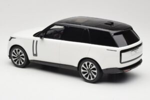 Land Rover Range Rover L460 P530 Autobiography Fuji White GT Spirit 1:18 GT533 Živica – obrázok 5 z 6