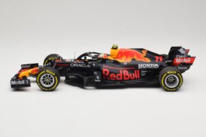 Red Bull Racing Honda RB16B #11 S. Perez Mexican GP 2021 Minichamps 1:18 110211911 Kov – obrázok 3 z 6