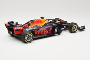 Red Bull Racing RB16 #33 M. Verstappen 3rd Place Styrian GP 2020 Minichamps 1:18 110200233 Kov – obrázok 2 z 6