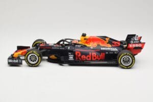 Red Bull Racing RB16 #33 M. Verstappen 3rd Place Styrian GP 2020 Minichamps 1:18 110200233 Kov – obrázok 3 z 6