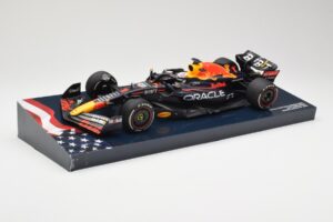 Red Bull Racing RB18 #1 M. Verstappen Winner Austin GP 2022 Minichamps 1:18 113222901 Kov – obrázok 2 z 6