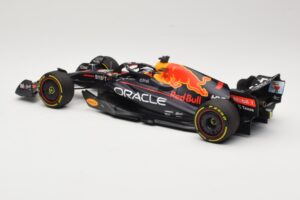 Red Bull Racing RB18 #1 M. Verstappen Winner Miami GP 2022 Minichamps 1:18 110220501 Kov – obrázok 5 z 6