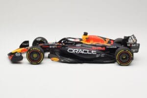Red Bull Racing RB19 #1 M. Verstappen Winner Monaco GP 2023 Minichamps 1:18 110230701 Kov – obrázok 3 z 6