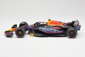 Red Bull Racing RB19 #11 S. Perez 2nd Place Miami GP 2023 Minichamps 1:18 110230511 Kov – obrázok 3 z 6