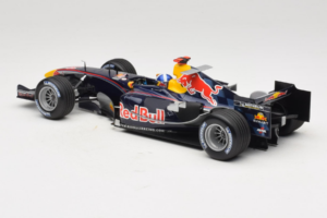 Red Bull RB1 Cosworth #14 D. Coulthard Red Bull Racing Showcar 2005 Minichamps 1:18 100050084 Kov – obrázok 5 z 7