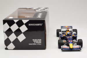 Red Bull RB1 Cosworth #14 D. Coulthard Red Bull Racing Showcar 2005 Minichamps 1:18 100050014 Kov – obrázok 6 z 6