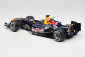 Red Bull RB1 Cosworth #15 C. Klien Red Bull Racing Showcar 2005 Minichamps 1:18 100050085 Kov – obrázok 5 z 7