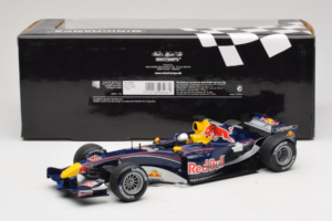 Red Bull RB1 Cosworth #15 C. Klien Red Bull Racing Showcar 2005 Minichamps 1:18 100050085 Kov – obrázok 6 z 7